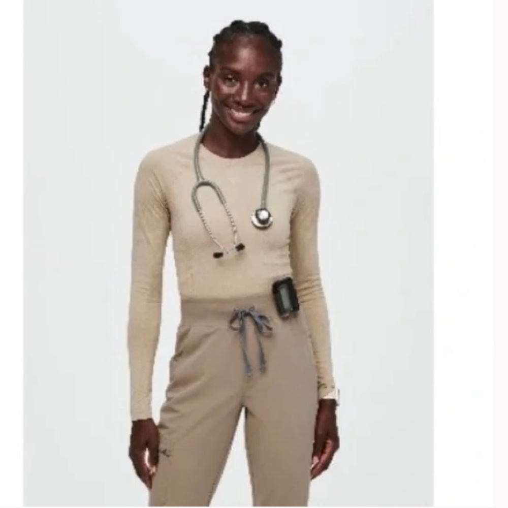 Figs Salta long sleeve underscrub in Latte- Womens small
